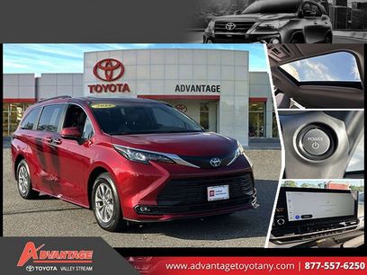 Used 2025 Toyota Sienna XLE
