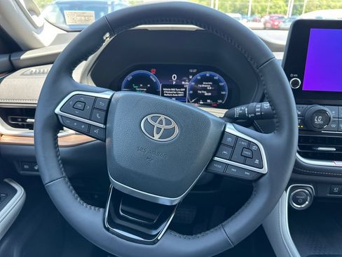 Used 2026 Toyota Grand Highlander AWD Hybrid image 13