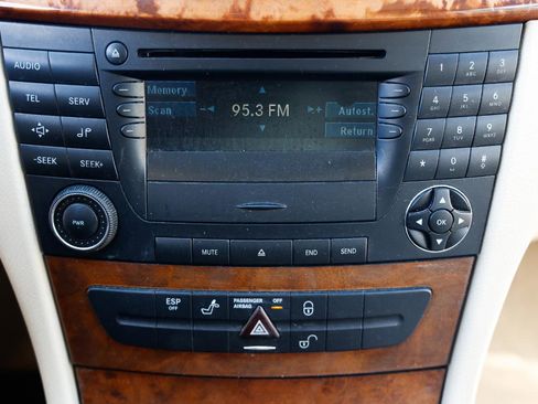 Used 2003 Mercedes-Benz E 320 Sedan w/ X2 Opt Pkg image 32