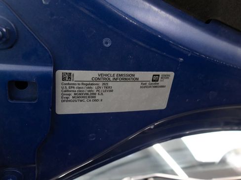 Used 2021 Chevrolet Camaro LT RWD image 29