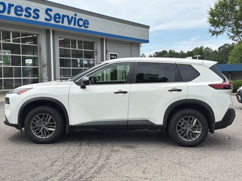 Used 2021 Nissan Rogue S FWD image 16