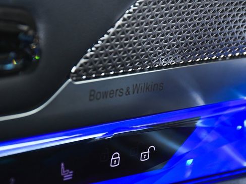 Used 2025 BMW 740i image 61