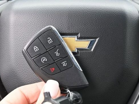 Used 2023 Chevrolet Suburban Premier AWD/4WD image 40