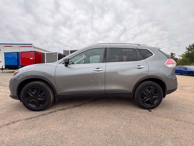 Used 2016 Nissan Rogue S w/ Appearance Package AWD/4WD image 4
