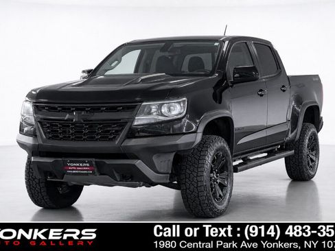 Used 2019 Chevrolet Colorado ZR2 w/ ZR2 Midnight Special Edition AWD/4WD image 2