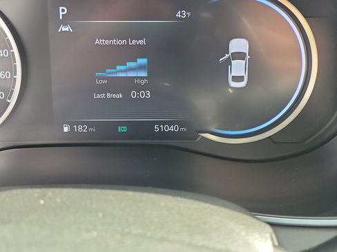 Used 2023 Genesis G70 2.0T image 25