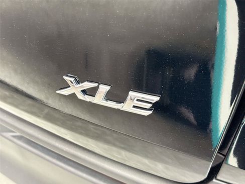 Certified 2026 Toyota Sienna XLE FWD image 15