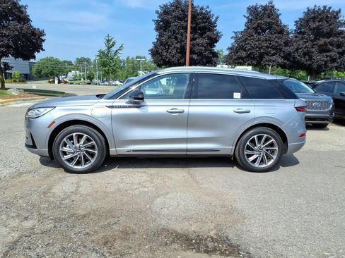 Used 2024 Lincoln Corsair Grand Touring w/ Equipment Group 301A AWD/4WD image 2