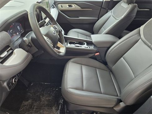 New 2025 Ford Explorer Active w/ Active Comfort Package image 10