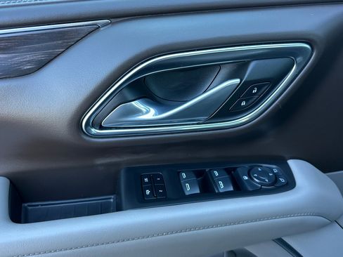 Used 2024 Chevrolet Suburban LT image 11