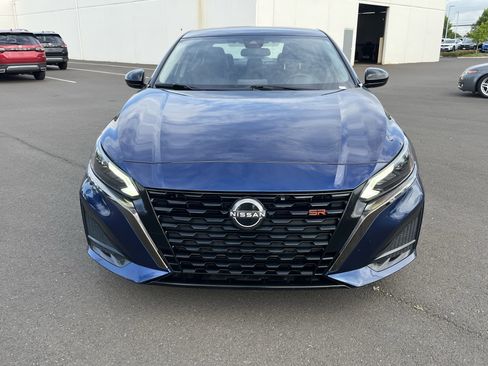 Used 2023 Nissan Altima 2.5 SR FWD image 8
