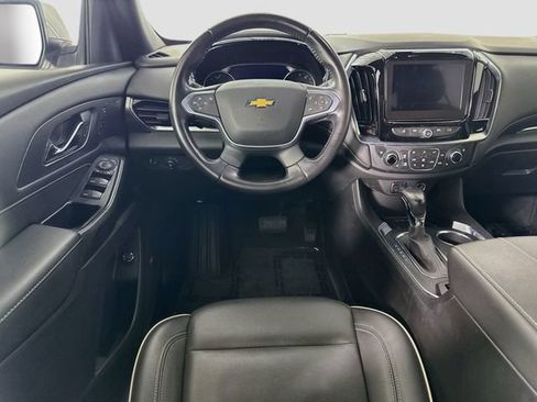 Used 2022 Chevrolet Traverse Premier FWD image 23
