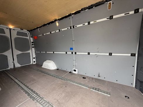 Used 2022 Mercedes-Benz Sprinter 2500 image 32