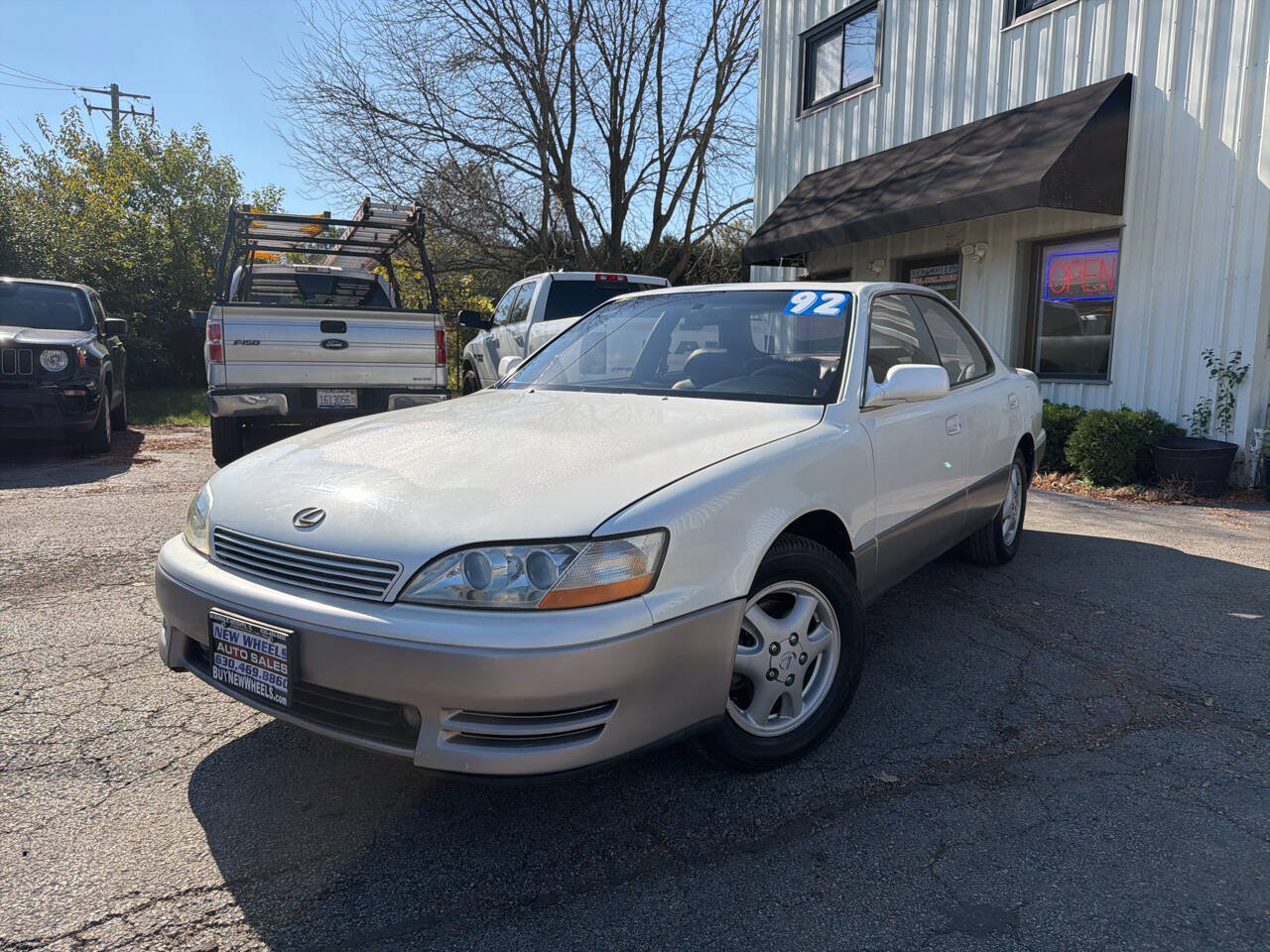 Used 1992 Lexus ES 330 FWD image 1