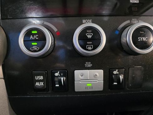 Used 2017 Toyota Sequoia Limited AWD/4WD image 36
