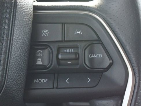 Used 2025 Toyota 4Runner Limited image 11