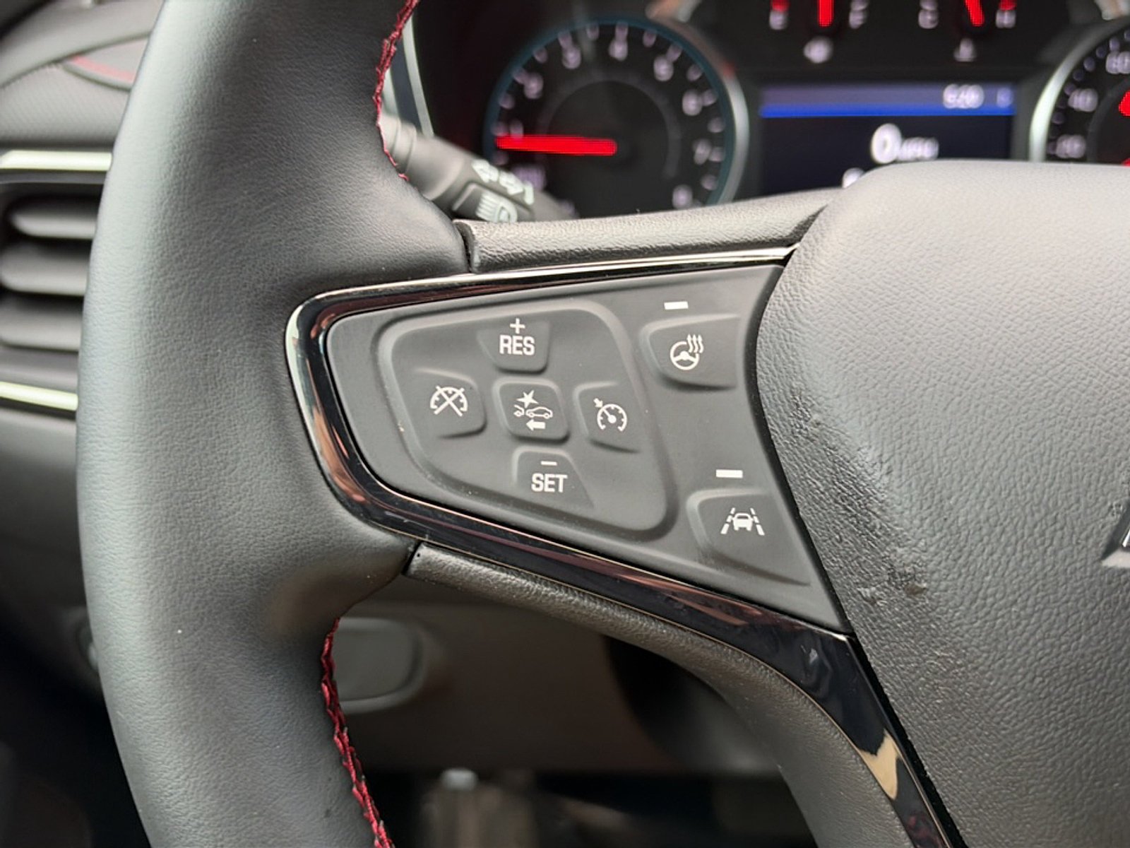 Used 2023 Chevrolet Equinox RS w/ RS Leather Package AWD/4WD image 34