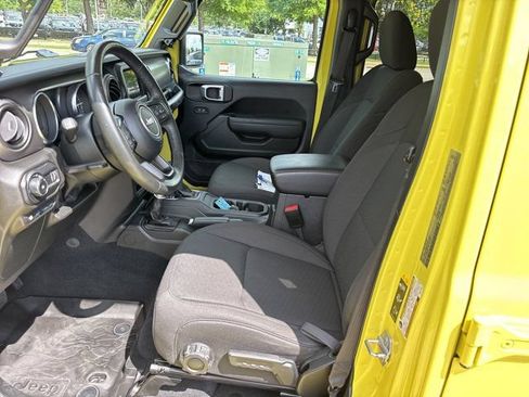 Used 2023 Jeep Wrangler Unlimited w/ Cold Weather Group AWD/4WD image 15