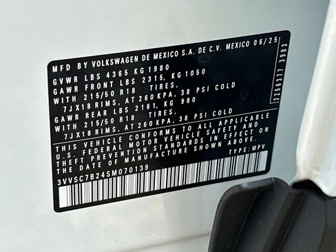 New 2025 Volkswagen Taos SE image 18