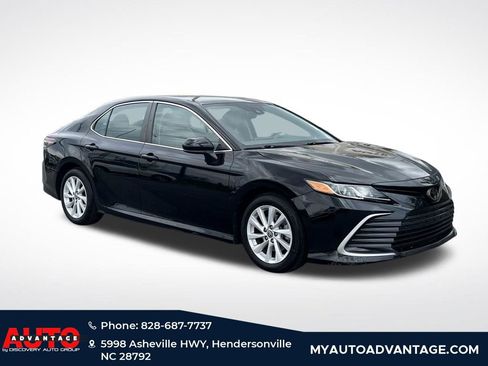 Used 2021 Toyota Camry LE image 1