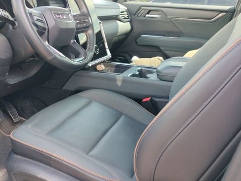 Used 2024 GMC Acadia AT4 w/ Luxury Package AWD/4WD image 4