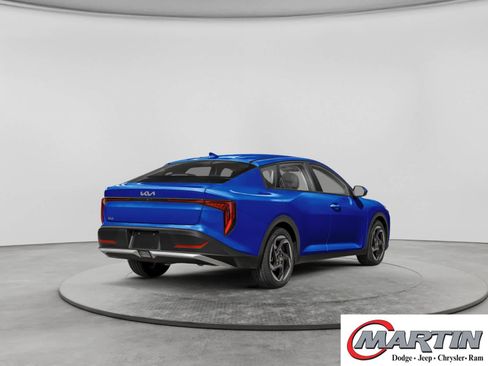 Used 2025 Kia K4 EX FWD image 2