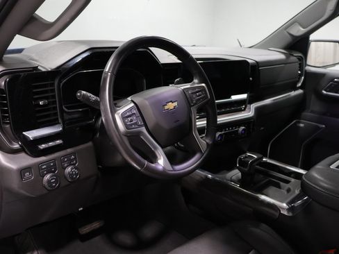 Used 2022 Chevrolet Silverado 1500 LTZ w/ LTZ Premium Package AWD/4WD image 19