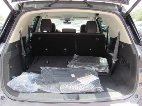 New 2026 Nissan Pathfinder SL FWD image 5