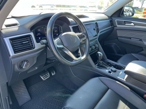 Used 2022 Volkswagen Atlas SE image 16