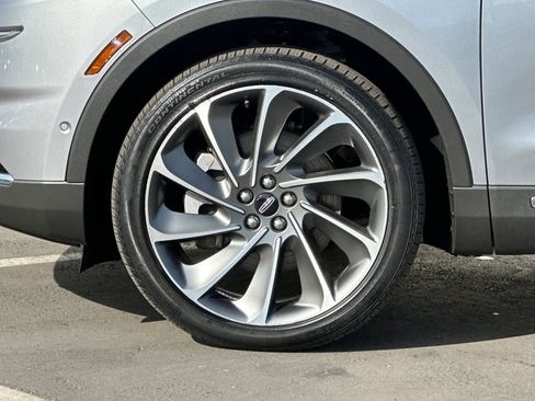 Used 2022 Lincoln Nautilus Reserve w/ Equipment Group 202A image 24