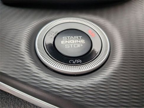 New 2025 Jeep Grand Cherokee Altitude image 21