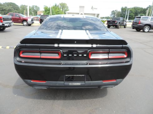 Used 2021 Dodge Challenger R/T image 5