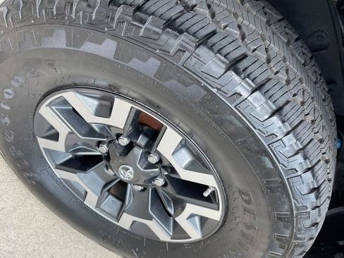 Used 2017 Toyota Tacoma TRD Off-Road w/ Tow Package (A/T) AWD/4WD image 45