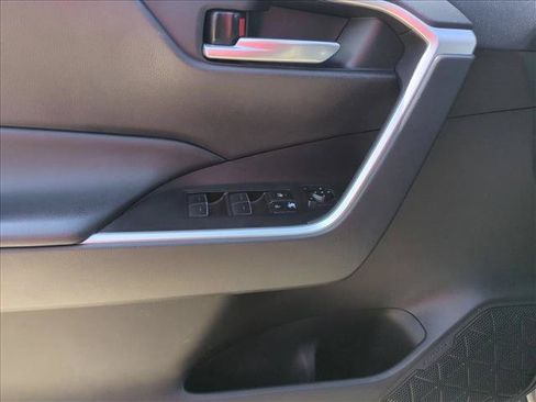 Used 2025 Toyota RAV4 XLE AWD/4WD image 11