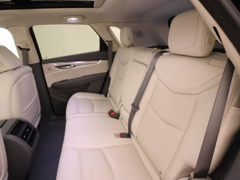 Used 2017 Cadillac XT5 Luxury w/ Driver Awareness Package image 20