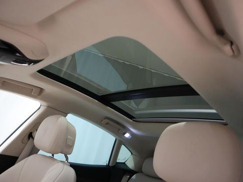 Used 2022 Maserati Levante GT image 26