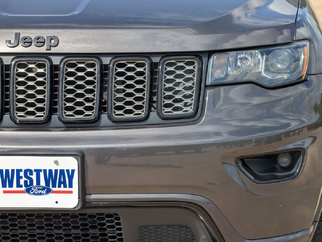 Used 2021 Jeep Grand Cherokee Laredo X RWD image 9