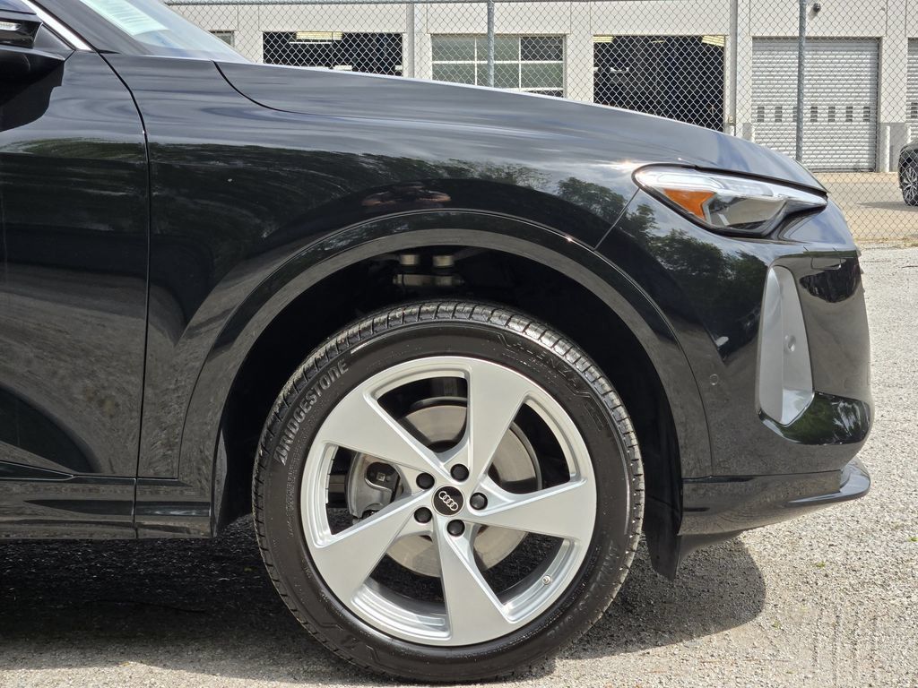 Certified 2025 Audi Q5 Premium Plus w/ Premium Plus AWD/4WD image 13
