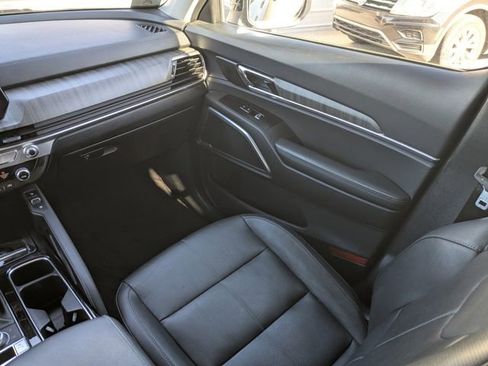 Certified 2024 Kia Telluride EX w/ EX Captain's Chair Package image 24