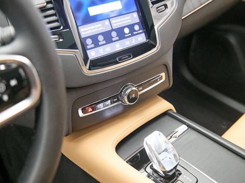 Certified 2023 Volvo XC90 T8 Ultimate w/ Lounge Package AWD/4WD image 16