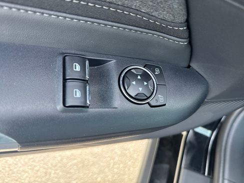 Used 2025 Ford Mustang Coupe RWD image 11
