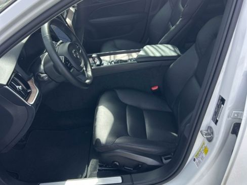 Used 2024 Volvo V60 B5 Cross Country Plus image 13