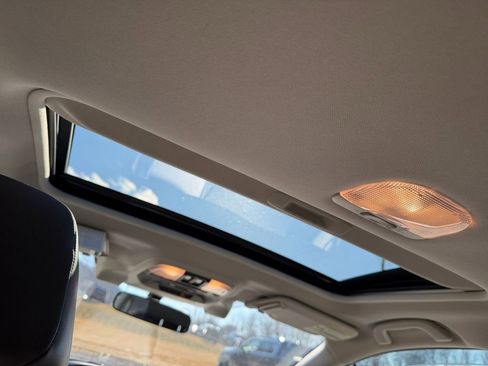 Used 2022 Subaru Crosstrek 2.5i Sport w/ Moonroof Package image 28