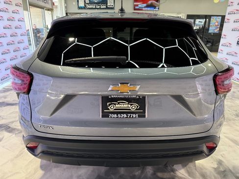 Used 2024 Chevrolet Trax LS w/ Driver Confidence Package FWD image 7