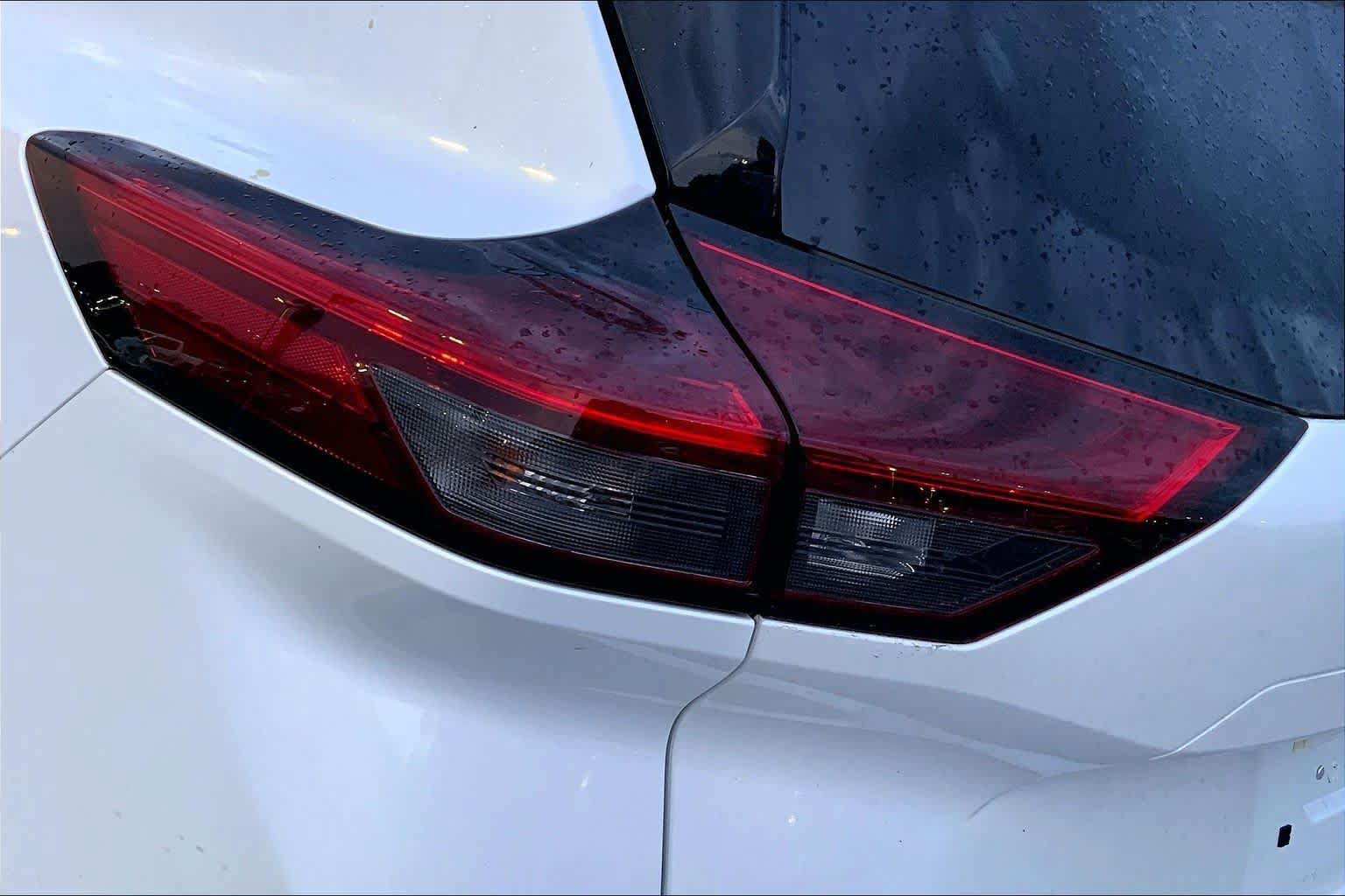 Used 2024 Nissan Rogue SL AWD/4WD image 25