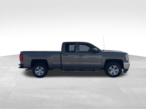 Used 2017 Chevrolet Silverado 1500 LT w/ All Star Edition AWD/4WD image 10
