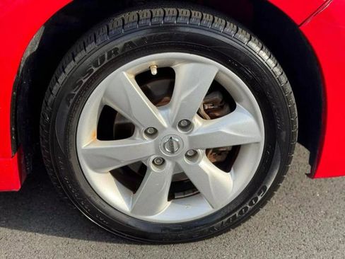 Used 2012 Nissan Versa Hatchback FWD image 15
