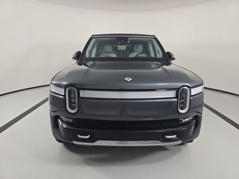 Used 2024 Rivian R1S Adventure AWD/4WD image 8