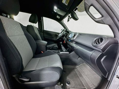 Used 2023 Toyota Tacoma TRD Off-Road AWD/4WD image 32