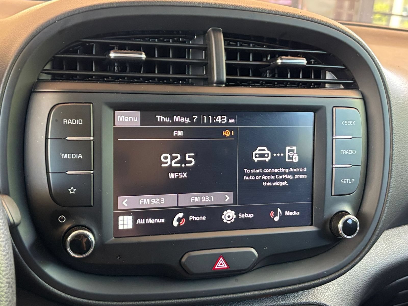 Used 2025 Kia Soul LX w/ LX Technology Package FWD image 19